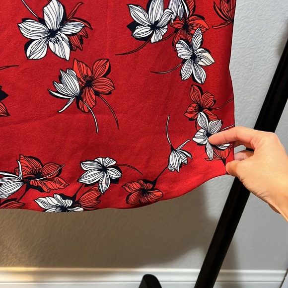 SOLD Banana Republic Red Floral Semi Bell Sleeve A-Line Dress Curved Hem - Picture 9 of 12